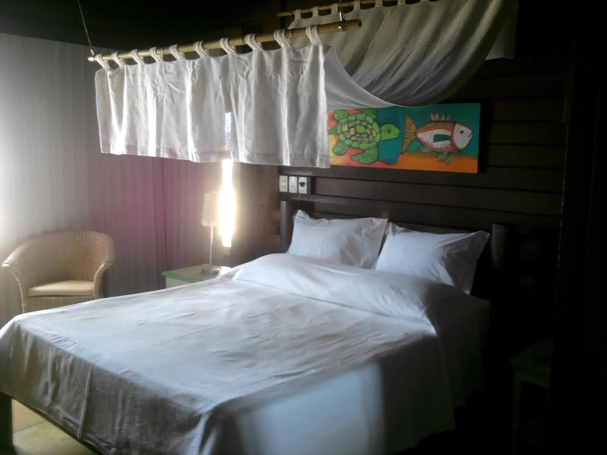 Siri Paraiso Hotel ตูรอส ภายนอก รูปภาพ